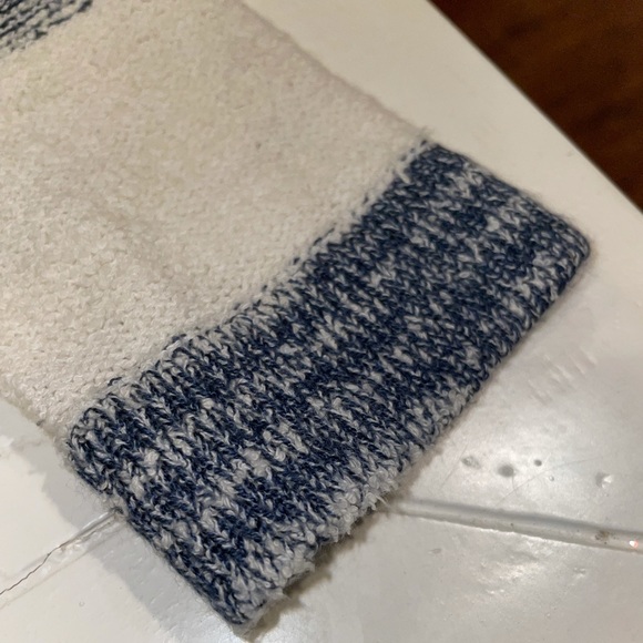 3 for $30 Calvin Klein Sweater - Picture 3 of 8